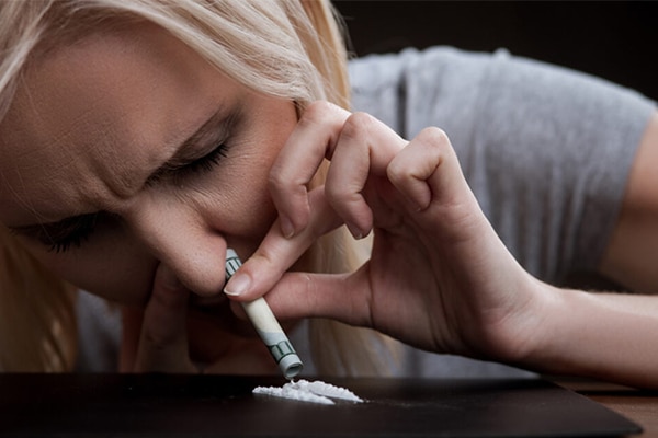 دلایل گرایش به مواد مخدر و علت اعتیاد